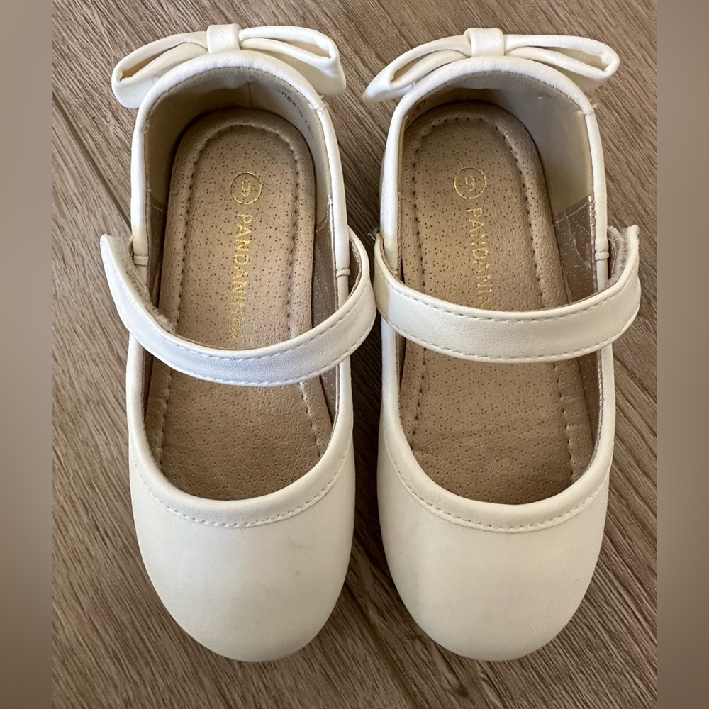 Mary Jane Ballet Flats Dress Shoes- size 9 (toddler)